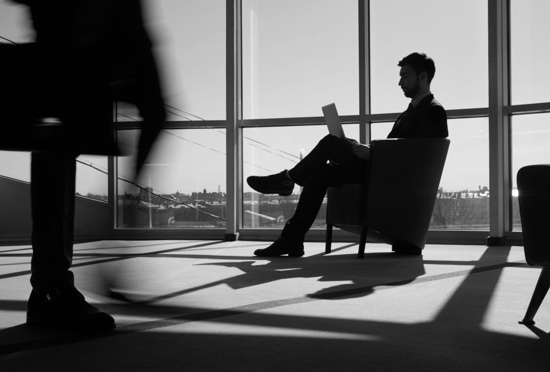 Man sitting with the laptop